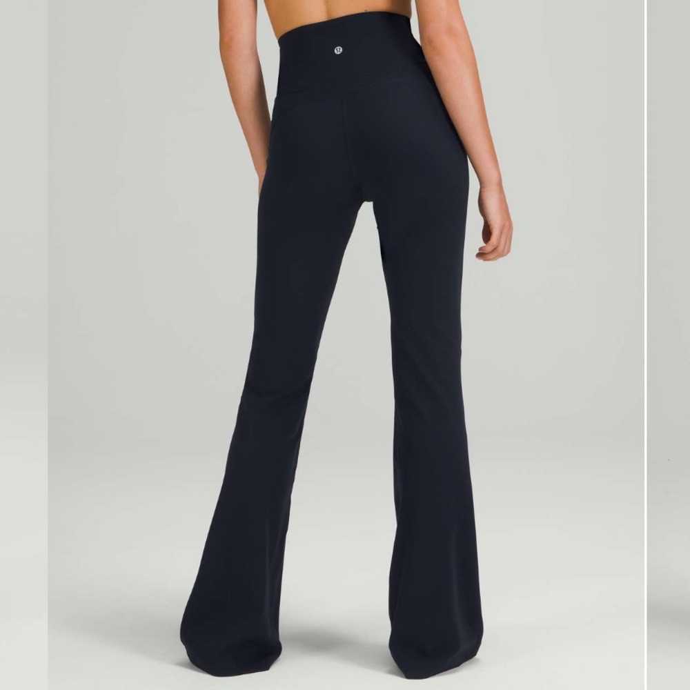 Lululemon Groove Pant Flare Super High-Rise *Nulu
True Navy Size 0